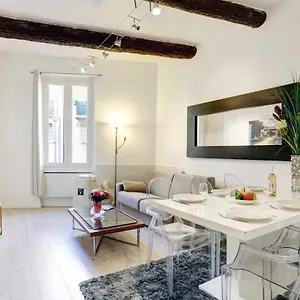 https://le-saint-joseph-old-tow-2-appartments-in-1.fr-provencehotel.com